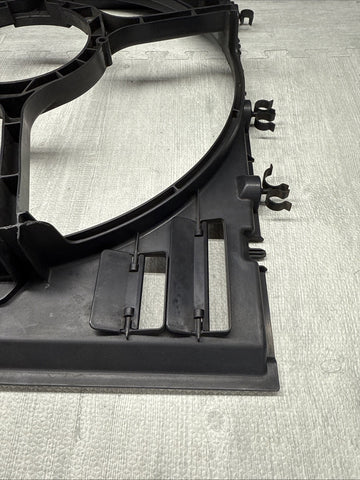 08-13 BMW E90 E92 E93 M3 S65 Engine Radiator Cooling Electric Fan Housing