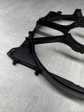 08-13 BMW E90 E92 E93 M3 S65 Engine Radiator Cooling Electric Fan Housing