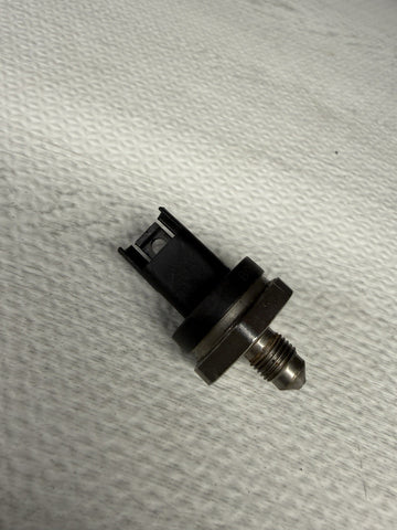 BMW 328 335 535 M4 M3 M5 M4 N20 N55 S55 N63 S63 S65 Fuel High Pressure Sensor
