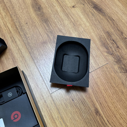 Beats Studio3 Over-Ear Headphones - Shadow Gray *Peeling*