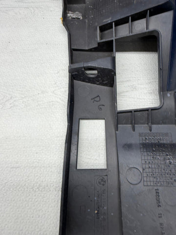 01-06 BMW E46 M3 Front Right Passenger Side Guard Bracket OEM 2695248 *Notes