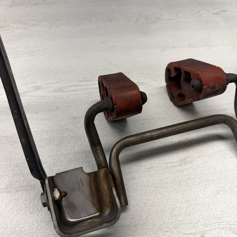 BMW E90 E92 E93 M3 08-13 Muffler Bracket Hanger 8041984
