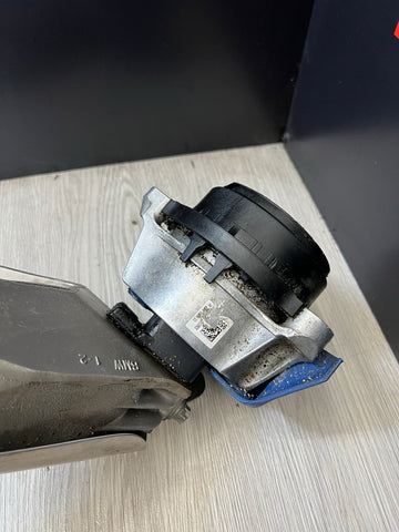 BMW 21-26 G80 G82 G83 M3 M4 Front Right Side Engine Support Bracket OEM