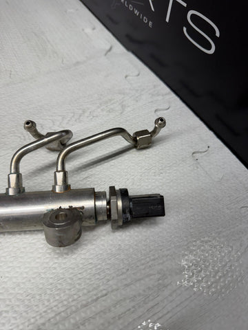 12-17 M5 M6 F06 F13 F12 F10 High Pressure Fuel Feed Line Rail 7642156 / 7642155