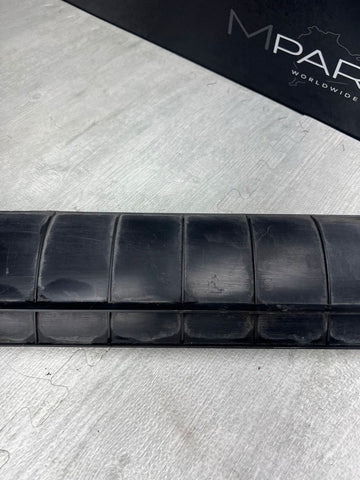 BMW E90 E90 E92 E92 E93 E93 FRONT OIL COOLER AIR DUCT 8040950 51718040950 OEM