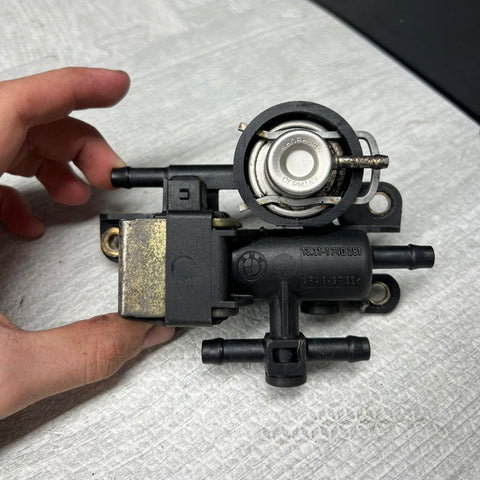 95-00 BMW 3/5/7 E36/E39 Fuel Pressure Regulator Control Valve OEM 13.31-1740 281