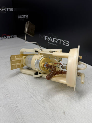 00-05 BMW E46 325 330 Right Passenger Tank Fuel Pump 16146766942