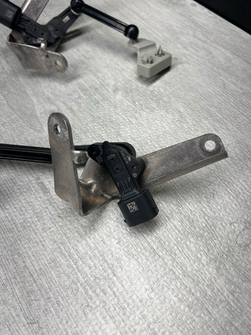 19-25 BMW GO5 X5 G06 X6 F96 X6M REAR RIDE HEIGHT HEADLAMP LEVEL SENSOR SET