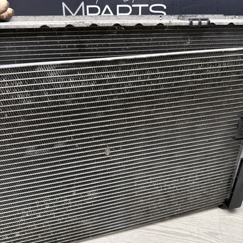08-13 BMW E90 E92 E93 M3 S65 MAIN ENGINE COOLING RADIATOR CONDENSER ASSEMBLY OEM