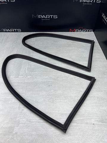01-06 BMW E46 M3 Rear Quarterpanel Quarter Panel Window Seals Black 51368252621