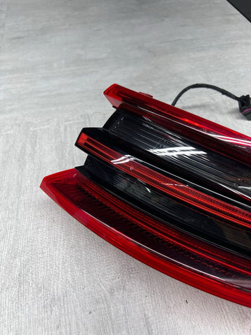 2015-2018 PORSCHE MACAN - Right Outer TAIL Light / LAMP 95B945096N