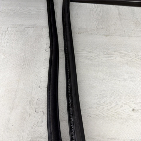 01-06 BMW E46 M3 Rear Vent Quarter Glass Window Seal Gasket Weatherstrip Set OEM