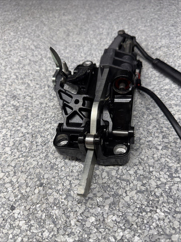 01-06 BMW E46 M3 Convertible Top Locking Handle Driver Left Side OEM 7031361