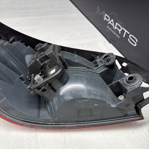 2015 - 2017 BMW F82 F83 M4 REAR RIGHT PASSENGER OUTER TAIL LIGHT OEM 7296100