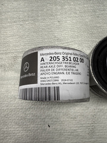 NEW Mercedes-Benz C W205 GENUINE OEM Rear Axle Subframe Mount A2053510200 PAIR