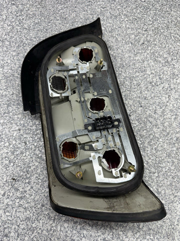 92-99 BMW E36 325 328 M3 Coupe Amber Rear Right Passenger Tail Light