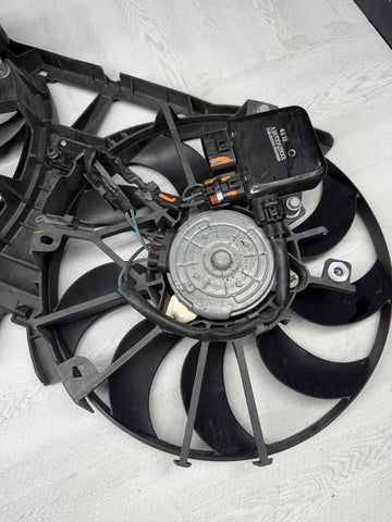 Electric Radiator Condenser Cooling Fan Fans Assembly 17-20 Nissan GTR *Broken