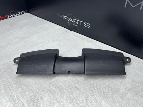 06-13 BMW E90 325 328I 335I FRONT HOOD AIR INTAKE SUCTION DUCT VENT 7541738 OEM