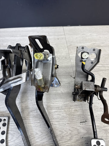 00-05 HONDA S2000 S2k PEDAL SET GAS BRAKE & CLUTCH PEDALS W ALL SENSORS OEM Ap1