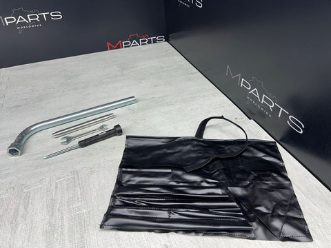 2015-2024 PORSCHE MACAN - Tool Kit Tools + Bag + Jack95B012011