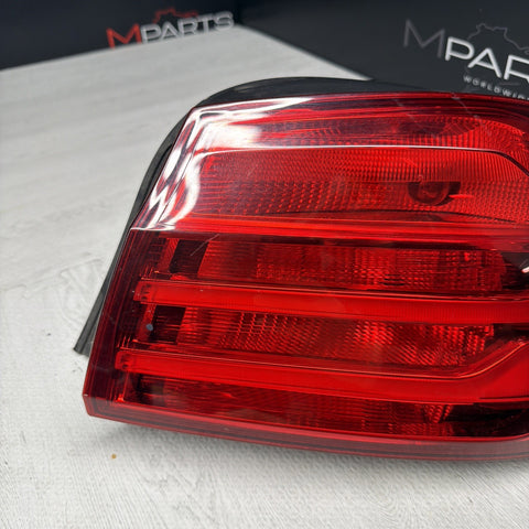 2015 - 2017 BMW F82 F83 M4 REAR RIGHT PASSENGER OUTER TAIL LIGHT OEM 7296100