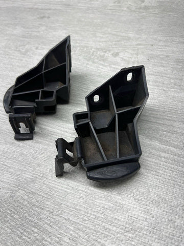 Genuine BMW E46 330 M3 REAR QUARTER SUPPORT BUMPER BRACKETS PAIR 8195321 8195322