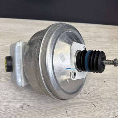 2017-2018 PORSCHE MACAN 95B 2.0L POWER BRAKE BOOSTER MASTER CYLINDER 95B612103D