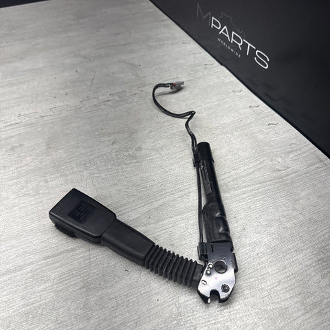 OEM BMW E82 E84 E88 E89 E90 E92 Front Right Passenger Seat Belt Buckle Tensioner