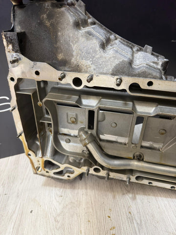 12-19 BMW F06 F10 F12 F13 M5 M6 S63 ENGINE UPPER OIL PAN FILTER HOUSING OEM