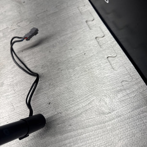 OEM BMW E82 E84 E88 E89 E90 E92 Front Right Passenger Seat Belt Buckle Tensioner