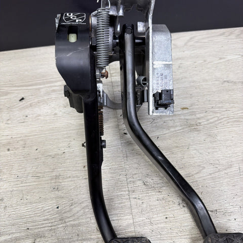 08-13 BMW E90 E92 E93 M3 Manual Transmission Brake Clutch Pedal Assembly UCP