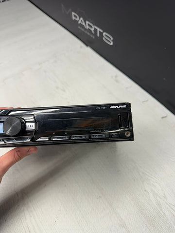 Alpine UTE-73BT, Single-DIN Digital Media Stereo w/ Bluetooth, USB & Auxiliary