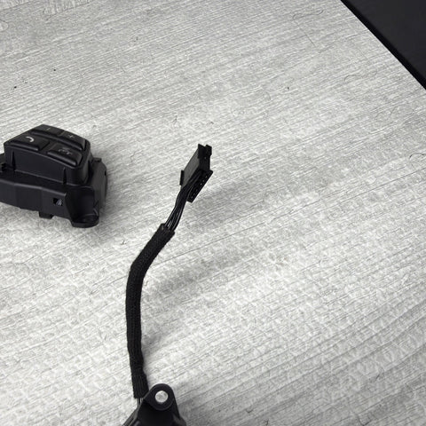 BMW E82 E88 E90 E92 E93 335 M3 BMW Steering Wheel Harness Buttons 7842434