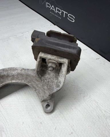 08–13 BMW E90 E92 E93 M3 DCT Supporting Bracket Gearbox Mount Holder OEM 7840415