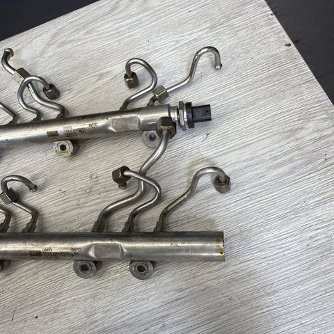 BMW F10 F12 M5 M6 RIGHT & LEFT FUEL RAIL PAIR 8649320 8649321