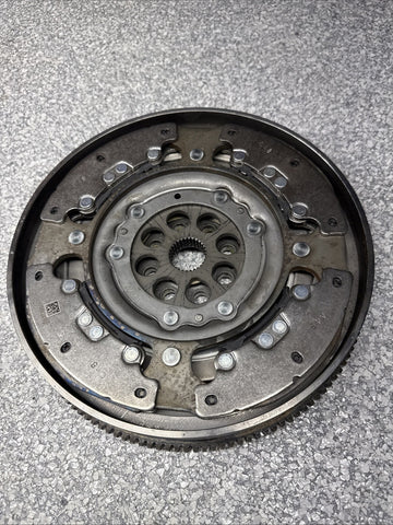25-26 BMW F74 228 GRAN COUPE DUAL MASS FLYWHEEL CLUTCH TWIN DISC OEM 5A8739501