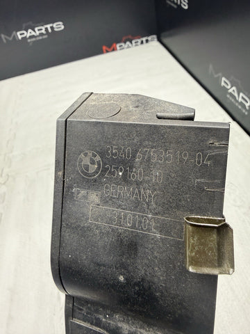 BMW 01-06 E46 M3 ACCELERATOR THROTTLE GAS PEDAL BRACKET MANUAL 6753519