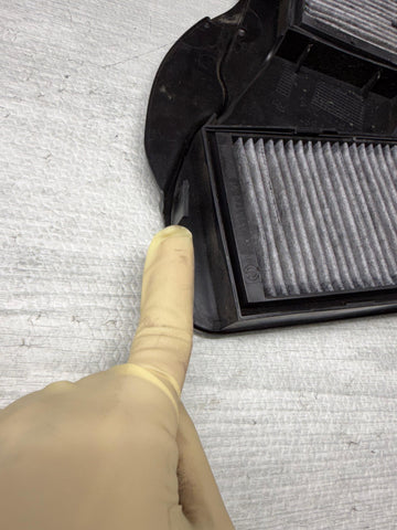 2007-2013 BMW 3 Series E90/E92/E93 Air Filter Box / Housing OEM 9136178 *scratch