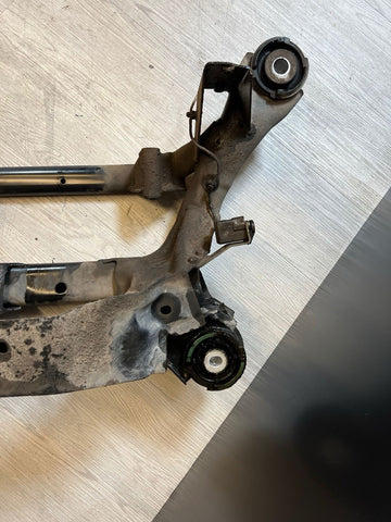 01-06 BMW E46 M3 REAR SUSPENSION SUBFRAME AXLE CARRIER CRADLE