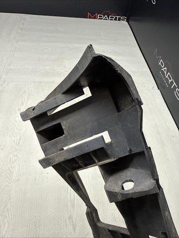01-06 BMW E46 M3 LEFT DRIVER FRONT BUMPER COVER GUARD BRACKET 2695247