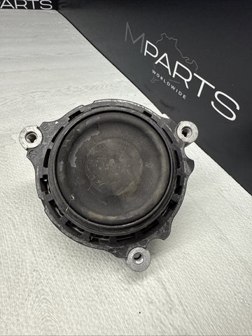 BMW 15-20 F80 F82 F83 M3 M4 Engine Motor Mount Bracket Right Passenger 7855818