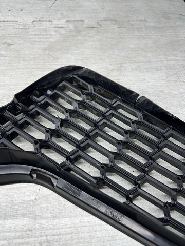 15-20 BMW F80 F82 F83 M3 M4 Front Bumper Right Passenger Grille Insert Trim OEM