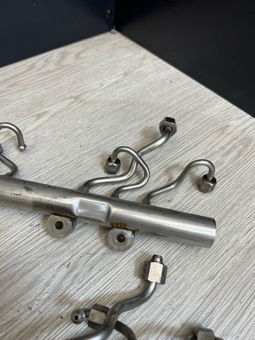 12-17 M5 M6 F06 F13 F12 F10 High Pressure Fuel Feed Line Rail 7642156 / 7642155