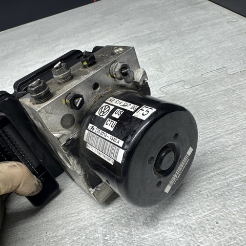 06-10 BMW E60 E63 M5 M6 S85 Anti Lock ABS Brake Pump Hydro DSC Assembly *Notes*