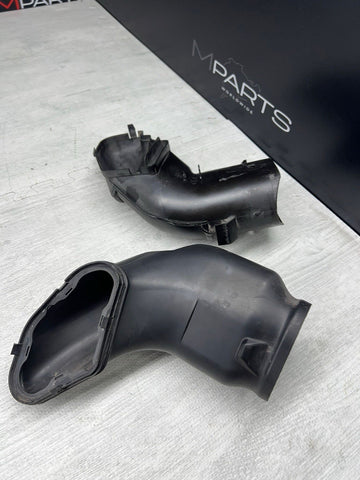 BMW 06-10 E60 E63 E64 M5 M6 S85 7790057 AIR INTAKE DUCTS PIPES