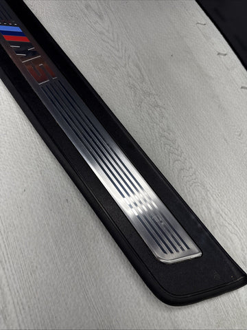 BMW M5 F10 11-16 4DR SALOON FRONT PASSENGER DOOR SILL KICK PLATE TRIM 8050049