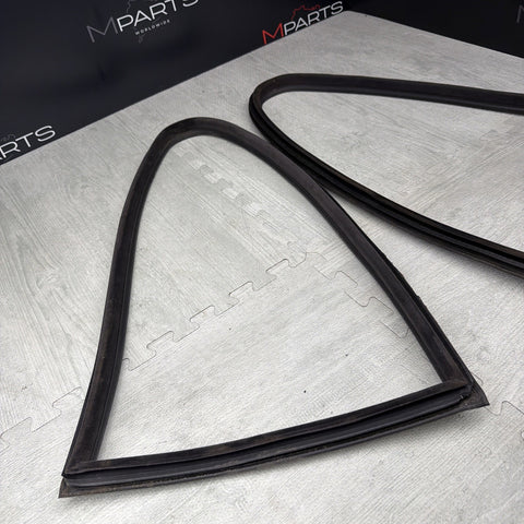 01-06 BMW E46 M3 Rear Vent Quarter Glass Window Seal Gasket Weatherstrip Set OEM