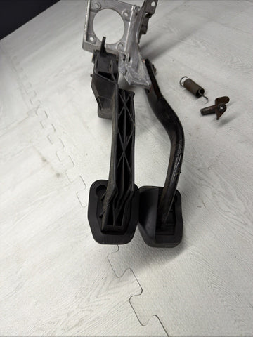 BMW Z3 M Z3M E36 M3 Pedal Box Brake Clutch Pedals *Notes*