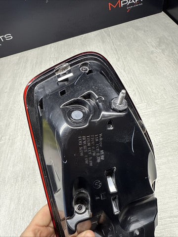 23-25 OEM BMW G22 G87 M2 M240 Rear Right Passenger Tail Light * Separating Lens*