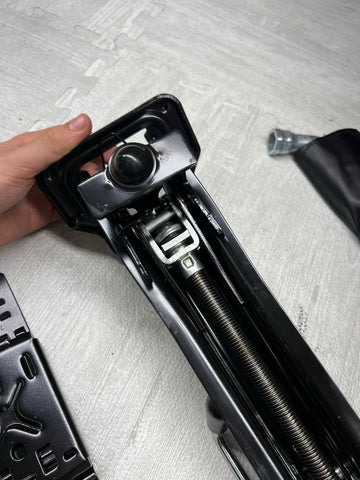 2015-2024 PORSCHE MACAN - Tool Kit Tools + Bag + Jack95B012011